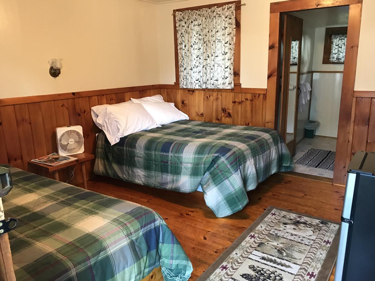Pine Shore And Cabins * Orland